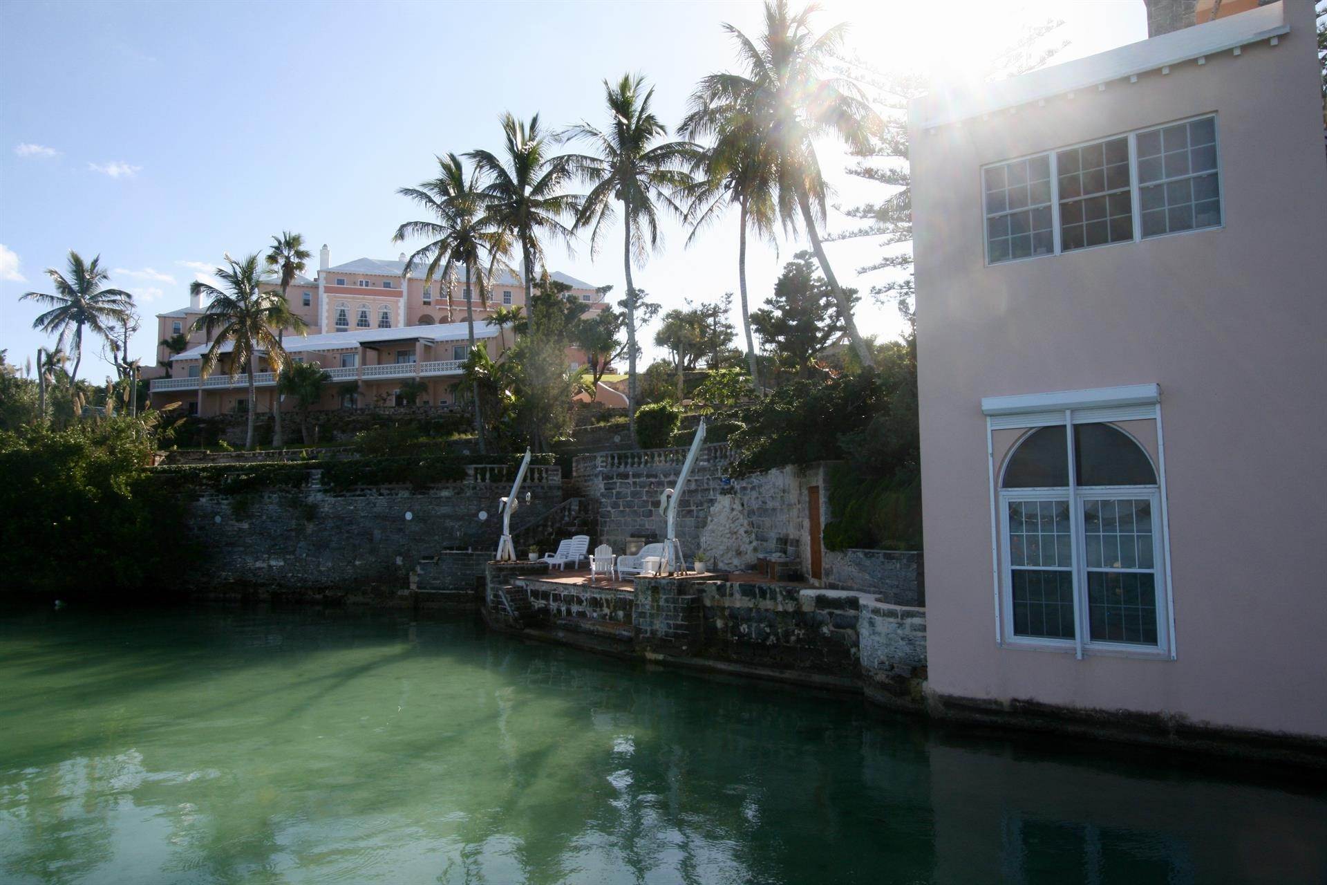 6. Condominiums pour l Vente à The Boat House On Harrington Sound The Boat House On Harrington Sound, 7 Harrington Sound Road,Bermuda – Sinclair Realty