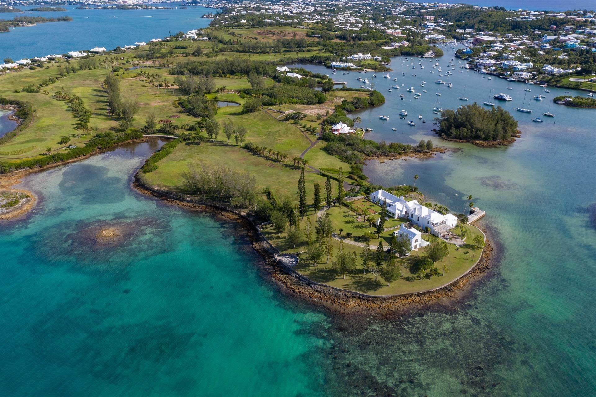 Estate للـ Sale في Windsong On Riddell's Bay Windsong On Riddell's Bay, 15 Fairways Road,Bermuda – Sinclair Realty