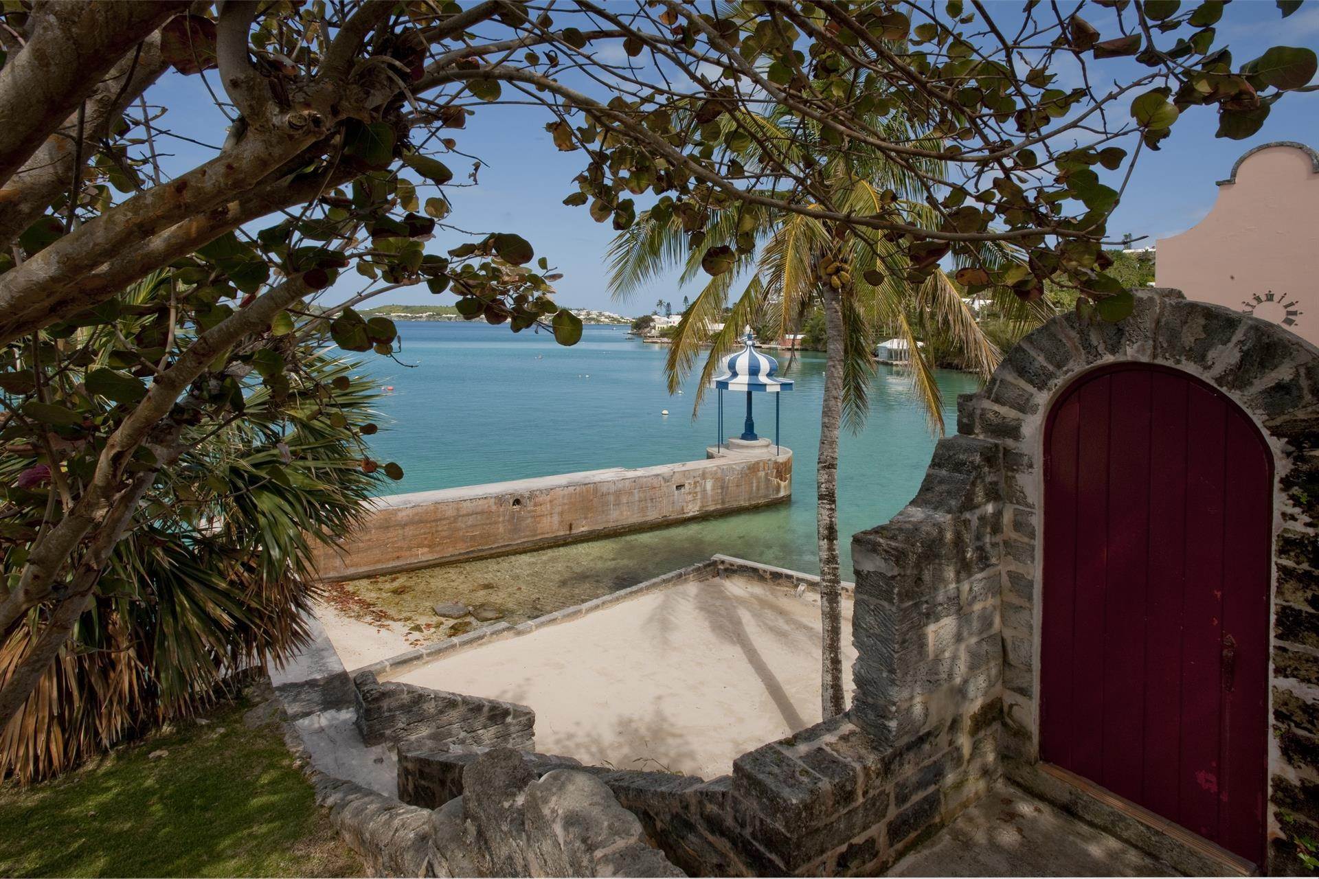 7. Condominiums pour l Vente à The Boat House On Harrington Sound The Boat House On Harrington Sound, 7 Harrington Sound Road,Bermuda – Sinclair Realty